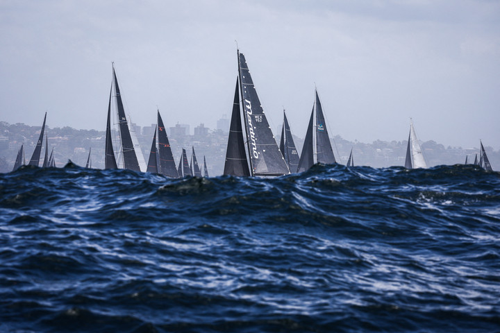 Sydney–Hobart-vitorlásverseny: elrajtolt a mezőny, élen az esélyesek