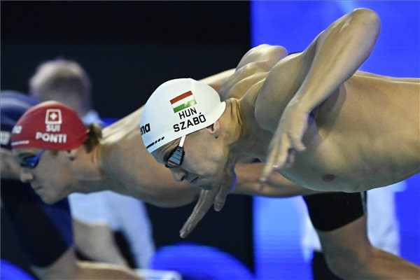 Rövidpályás úszó Eb: Szabó Szebasztián ezüstérmes 50 méter pillangón