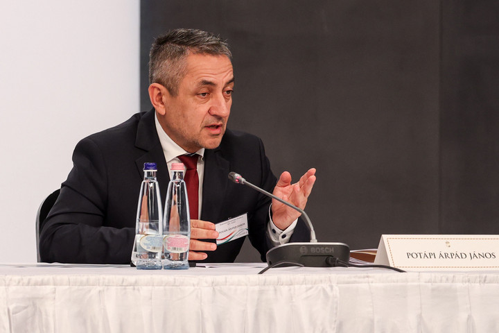 Fotó: MH/Török Péter Potápi Árpád János: A Selye János Egyetem a felvidéki magyarság közös sikere
