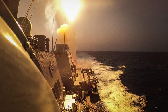 Breaking! Amerikai hadihajót ért támadás a Vörös-tengeren