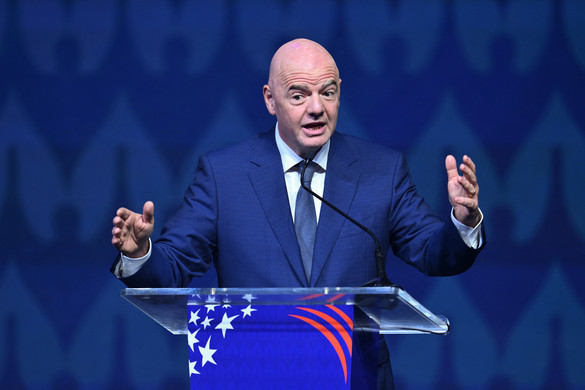 FIFA: piros lap a kék lapnak?!