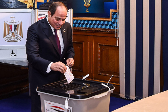 Egyiptomban Abdel-Fattáh esz-Szíszi hivatalban lévő elnök nyerte meg az elnökválasztást
