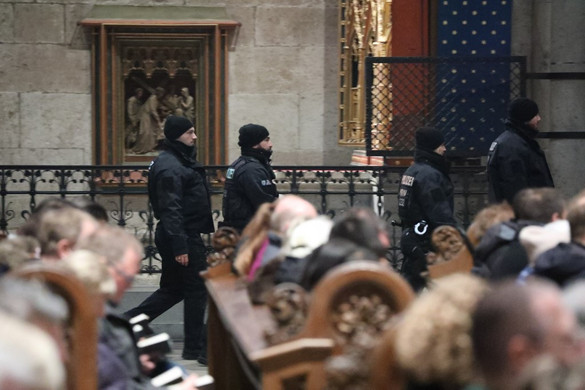 Karácsonyi szentmisék a terror árnyékában
