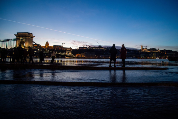 Budapesten csaknem 700 cm-rel tetőzhet a Duna csütörtökön napközben