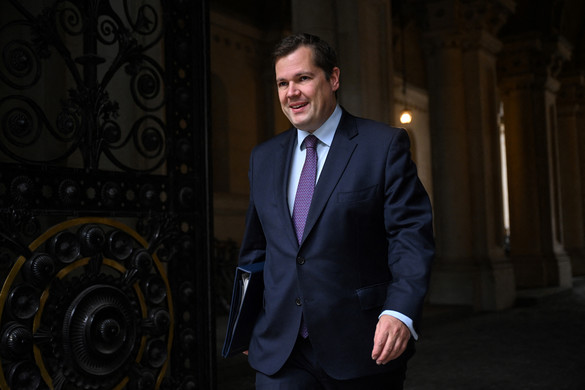 Benyújtotta lemondását a brit bevándorlási államminiszter