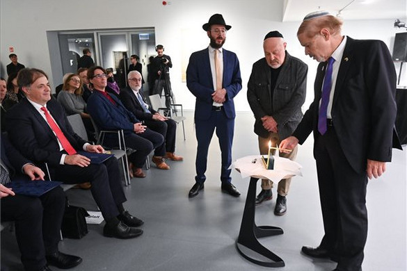 Megnyílt a Suttogó föld