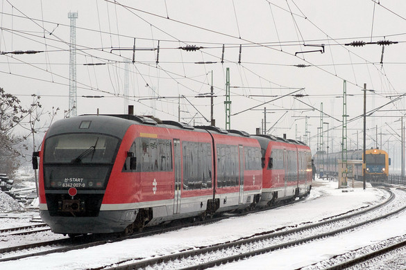 MÁV: A havazás miatti fennakadások érintik a Budapestre tartó vonatokat is