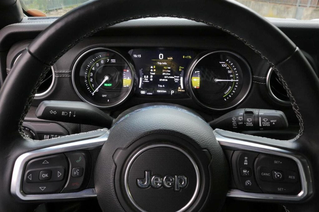 Fotó: SportVerda Jeep Wrangler műszerfal és kormány