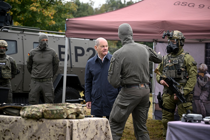 Fotó: AFP/Ina Fassbender Német sajtóértesülés: A Bundeswehr Putyin támadására készül
