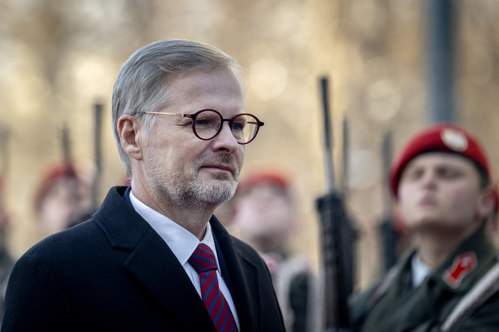 A cseh kormányfő fogadta a szlovákiai ellenzék vezérét