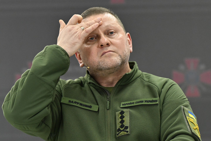 Fotó: AFP/Genya Savilov Zaluzsnij menesztéséről értesítette Zelenszkij a Fehér Házat