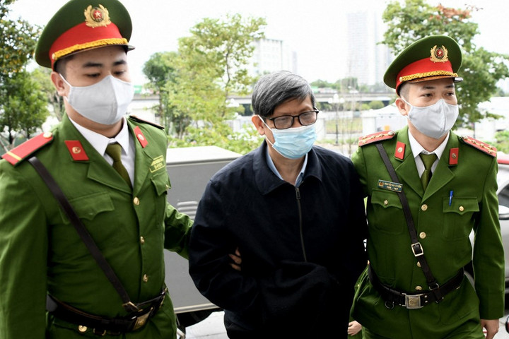 Fotó: AFP/NHU Y Két volt minisztert is börtönbüntetéssel sújtottak Vietnamban a tesztek körüli botrány miatt