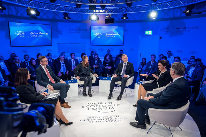 Ukrajna további támogatását sürgette a lengyel elnök és a horvát kormányfő