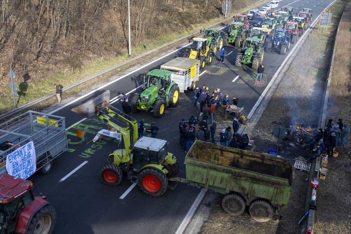 A belgiumi gazdák tüntetése komoly fennakadásokat okoz
