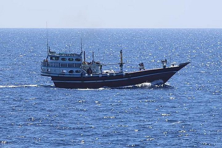 Fotó: AFP/Indian Navy Elsodródott halászokat mentettek a Csendes-óceánon