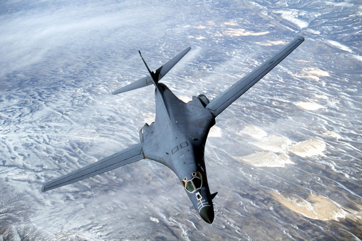 Lezuhant egy amerikai B–1B Lancer bombázó