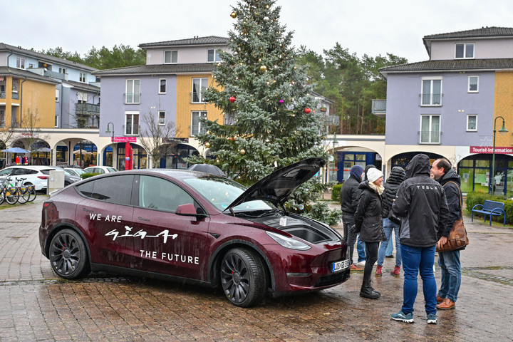 Fotó: AFP/DPA Picture-Alliance/DPA/Patrick Pleul Rekordalacsony áron lehet megvásárolni a Tesla sikermodelljét!