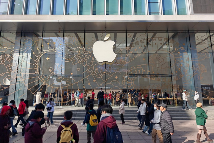 Fotó: CFOTO / NURPHOTO / NURPHOTO VIA AFP Árengedménnyel kényszerül árulni új telefonjait az Apple