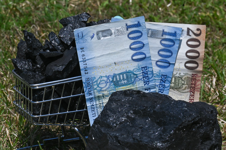 Fotó: Artur Widak / NurPhoto / NurPhoto via AFP Sokat veszíthet azon, ha több ilyen bankjegyet őriz