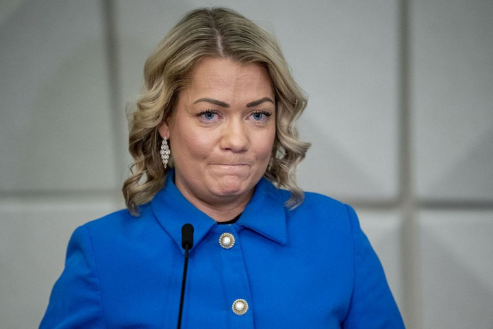 A plágium ellen hirdetett harcot, végül kiderült, hogy ő is plagizált