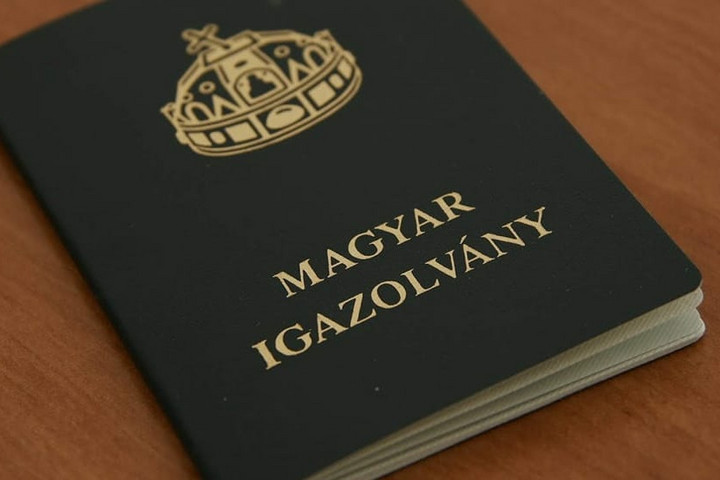 Korlátlan számú ingyenes utazás márciustól a magyarigazolvánnyal