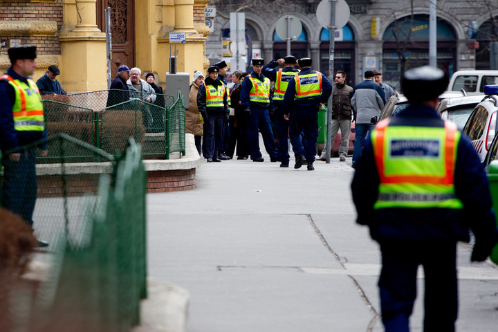 Fotó: MH archív/Csudai Sándor Fegyveres hatalomátvételre készülő csoport tagjaival szemben intézkedtek a rendőrök