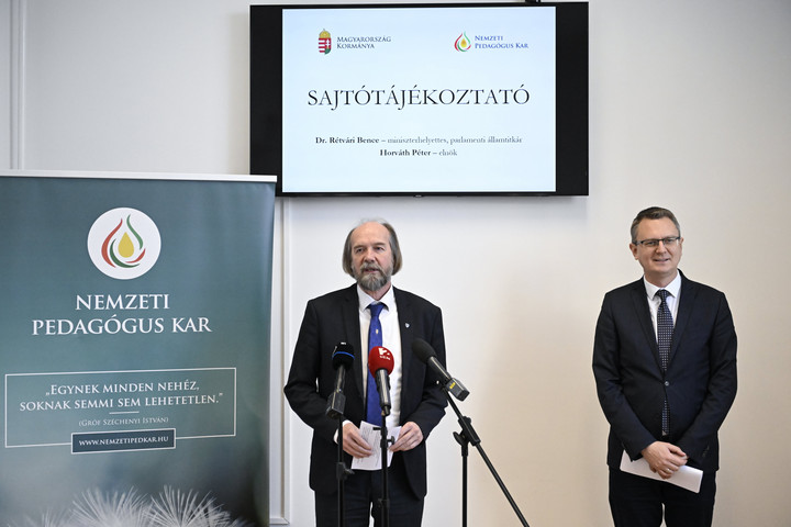 Fotó: MTI/Kovács Tamás Rétvári Bence: Február elején minden pedagógus emelt fizetést kap