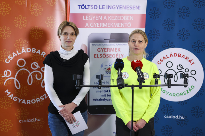Fotó: MTI/Hegedüs Róbert Hornung Ágnes: Mobiltelefonos applikáció segíti a szülőket