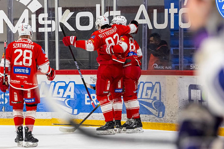 Jégkorong Erste Liga: csak a DVTK győzött otthon