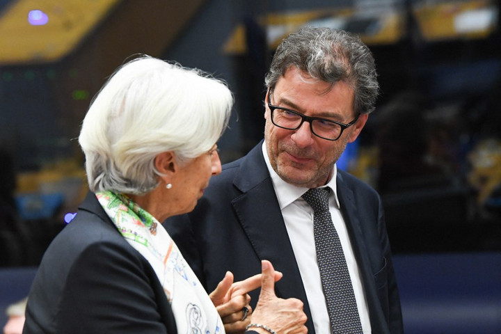 Fotó: UNION EUROPEENNE / HANS LUCAS / HANS LUCAS VIA AFP Az olasz pénzügyminiszter aggódik a vörös-tengeri válság miatt