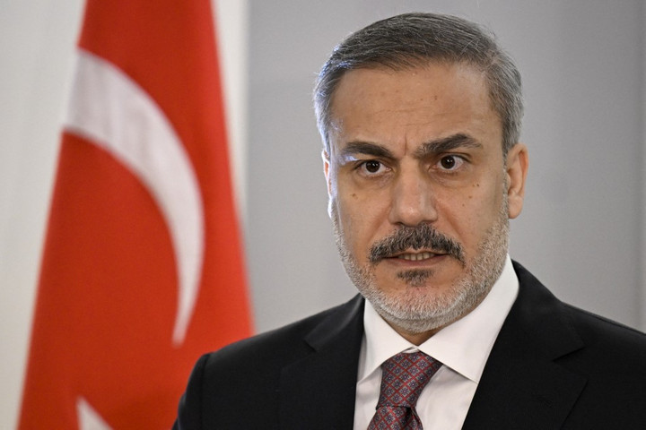 Török külügyminiszter: Ankara továbbra is betartja a montreux-i egyezményt