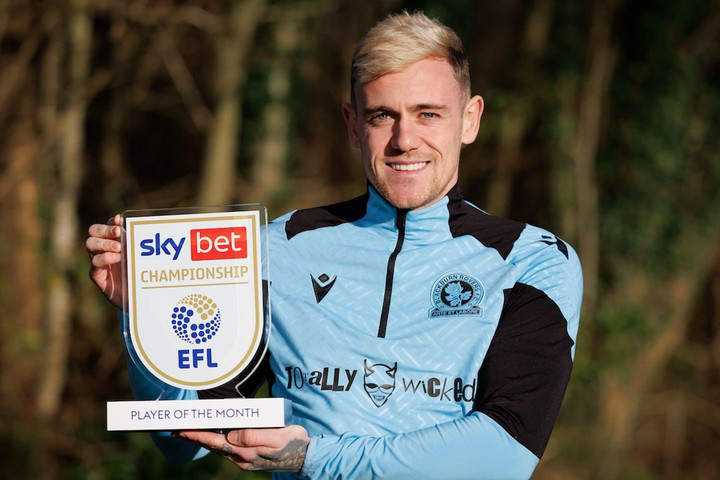 Fotó: Facebook/Sammie Szmodics Marco Rossi meghívót „küldött” a Championship gólkirályjelöltjének?!