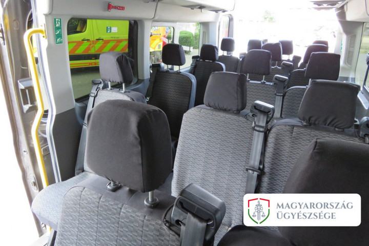 Felfüggesztettet kapott a kislányt forró buszban felejtő óvodai sofőr
