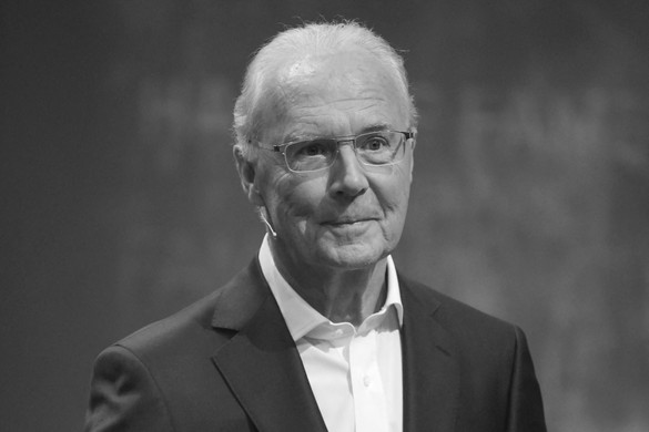 Óriási Beckenbauer-mezt feszítenek ki az Allianz Arénában