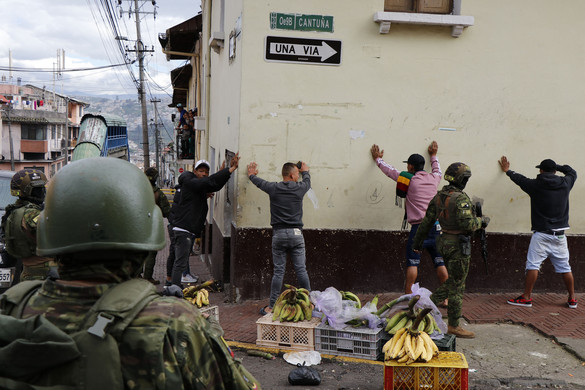 Ecuadorban több száz feltételezett bandatagot vettek őrizetbe a biztonsági erők