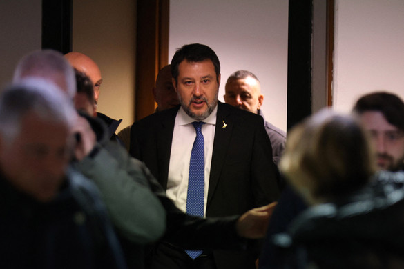 Matteo Salvinit bíróságon hallgatták meg egy civil hajó 2019-es kikötésének késleltetése miatt