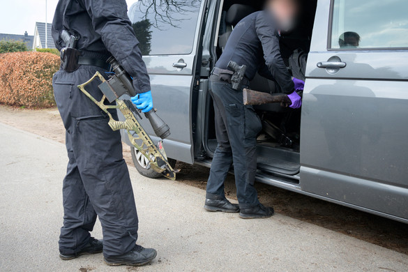 Londonban lelőttek a rendőrök egy számszeríjjal fenyegetőző férfit