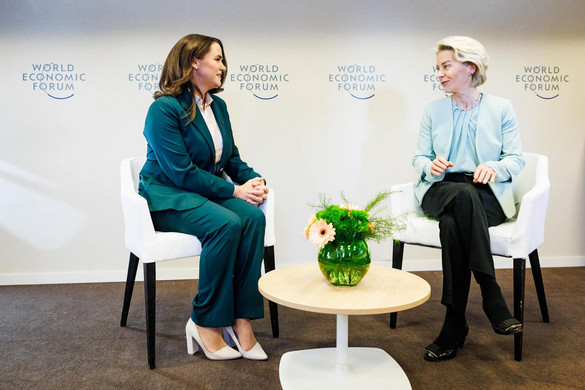 Ursula von der Leyennel tárgyalt Novák Katalin Davosban