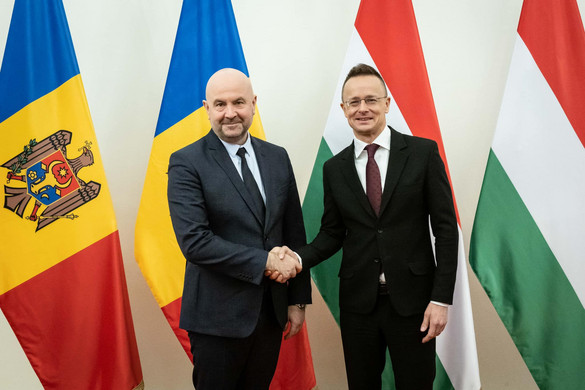 Szijjártó: Magyarország feltételek nélkül támogatja Moldova európai uniós tagságát