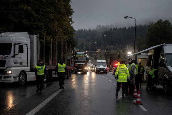 Mérsékelte a cseh–szlovák határ ellenőrzését a cseh kormány
