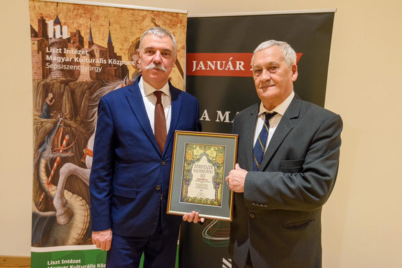 Jánó Mihály művészettörténész kapta a Háromszék kultúrájáért díjat
