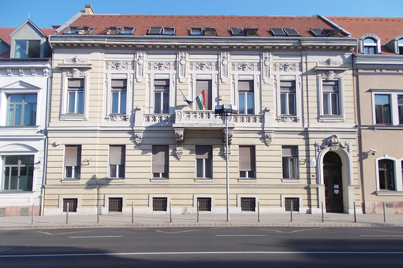 Hamis nyelvvizsga-bizonyítvánnyal szerzett egy nő PhD-fokozatot