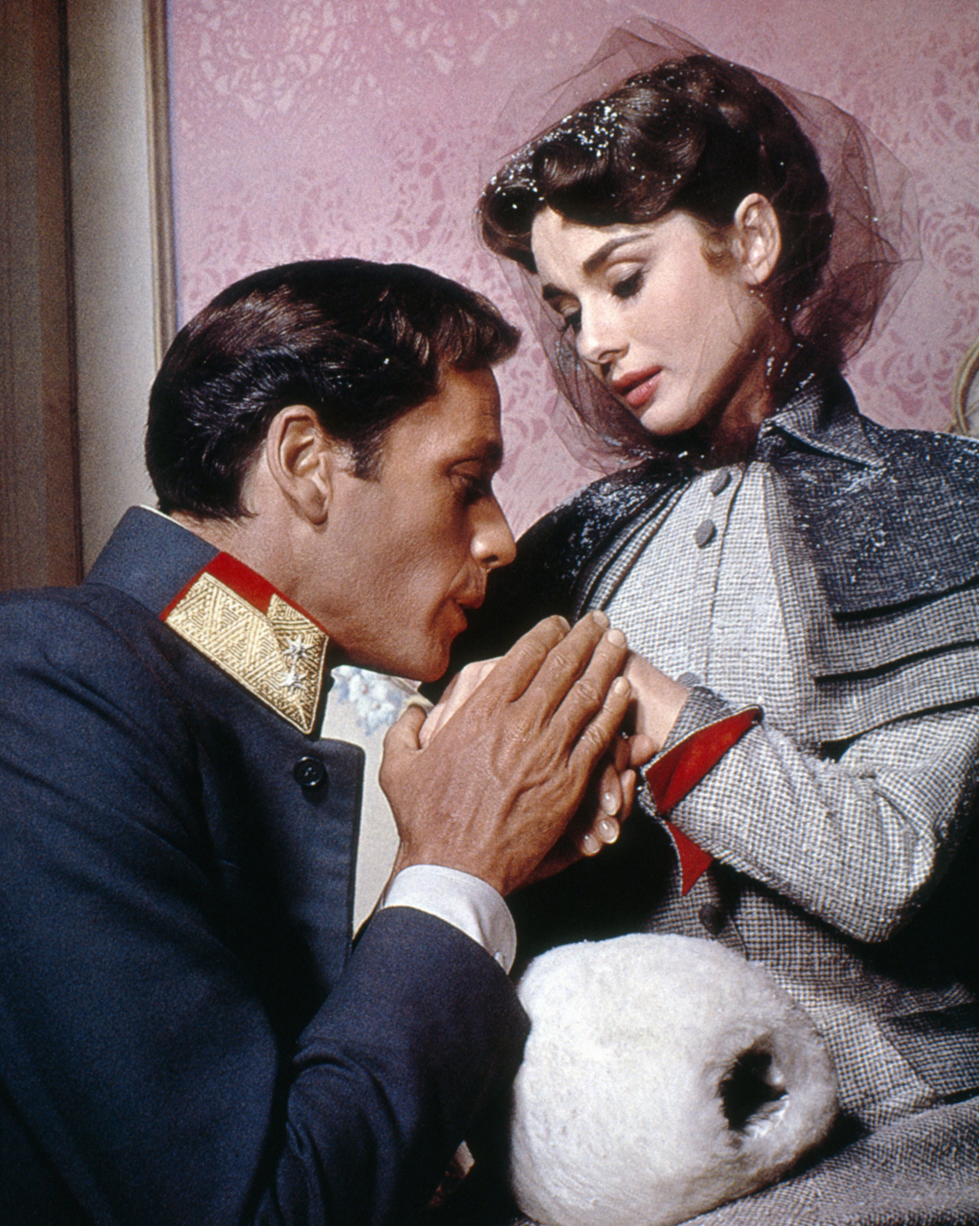 Fotó: AFP/PARAMOUNT PICTURES Hepburn elspőférjével, Mel Ferrerrer A háború és béke című filmben