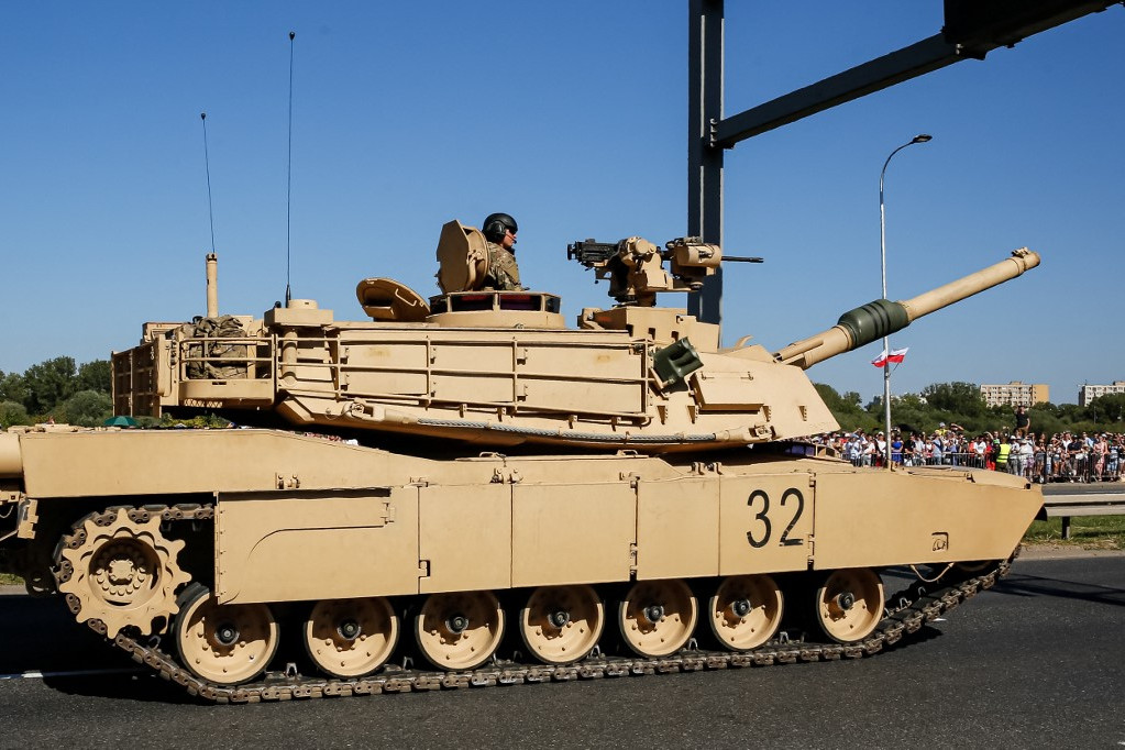 Fotó: AFP / NurPhoto / Dominika Zarzycka Egy lengyel harckocsi. Varsó az erős NATO-ban érdekelt