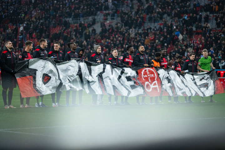 Fotó: NorthFoto A Leverkusen szurkolói kiírták egy molinóra, hogy két nem létezik, meg is büntette a csapatot a német szövetség