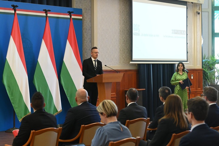 Fotó: MTI/Máthé Zoltán Szijjártó Péter: A Nestlé Hungária újabb, 55 milliárd forint értékű beruházást hajt végre büki gyárában