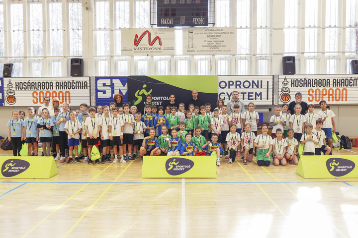 Fotó: MTI/Tóth Zsombor Több mint kétszáz gyermek vesz részt a Sportoló Nemzet Kosárlabda Kupán