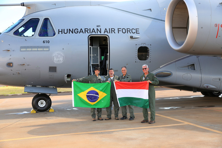 Fotó: honvedelem.hu Elhagyta a betont az első magyar KC–390 katonai repülő