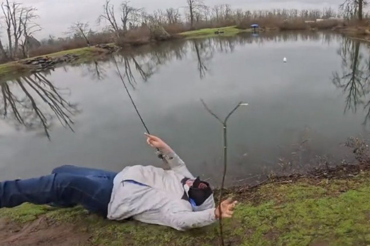 Fotó: TikTok/541fisherman_ Hatalmasat zakózott az óvatlan pecás + VIDEÓ