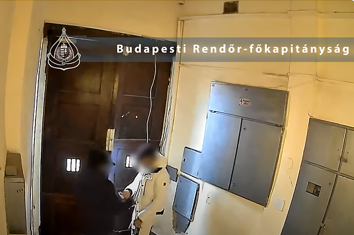 Fotó: Police.hu Meglepetésszerűen csaptak le a rendőrök – Újabb díler a rács mögött + VIDEÓ